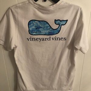 Vineyard vines white T-shirt